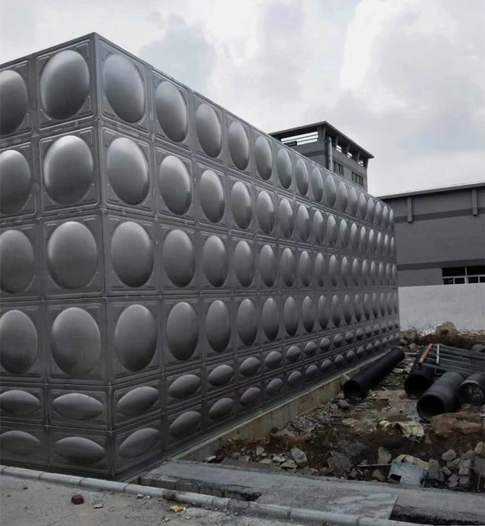 秋季的不銹鋼水箱保養(yǎng)工作需重視