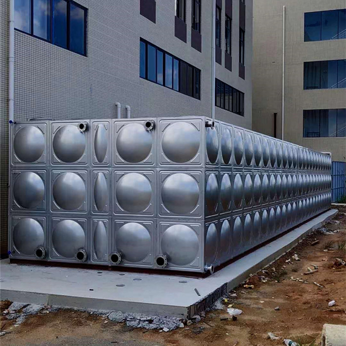 不銹鋼水箱內(nèi)出現(xiàn)水垢時該怎么辦？