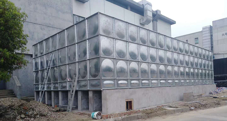 為什么鍍鋅水箱會取代鋼筋混凝土水箱呢?