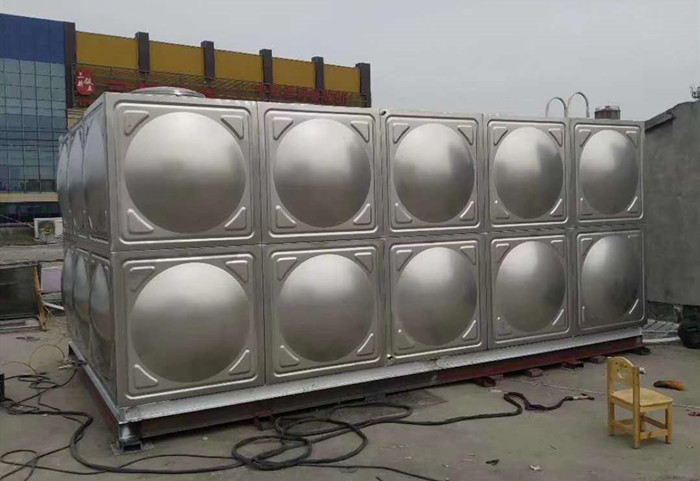 不銹鋼水箱為什么要做成圓形凸起?