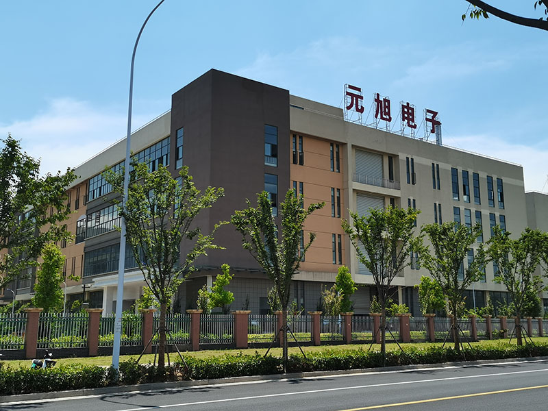 南京薩特科技旗下全資子公司安徽元旭采購我司一臺八溫區回流焊用于貼片保險絲，貼片電阻測試SMT焊接缺陷